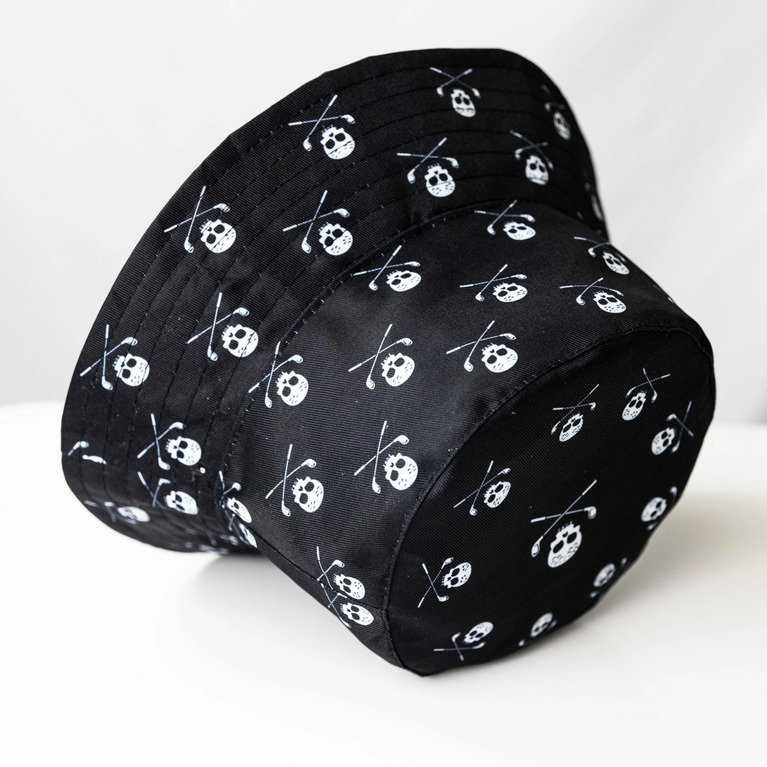 Bad Cards Fore Good Golfers Logo Bucket Hat - Image 3